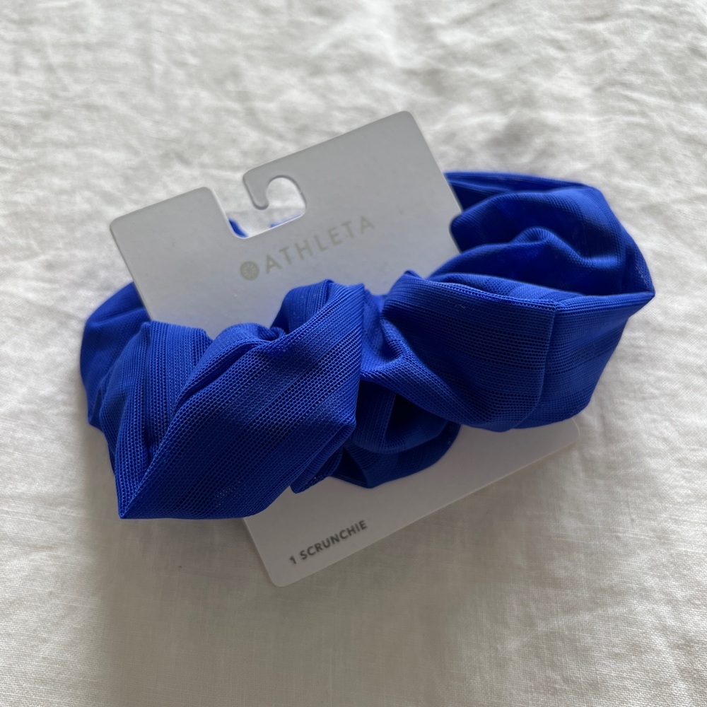 NWT Athleta Oversized Scrunchie, Merlin Blue